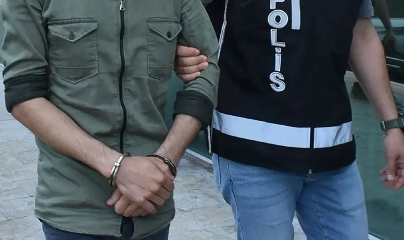 İzmir’de 9 PKK’lı Terörist Yakalandı